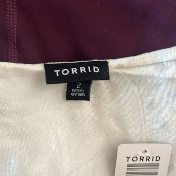 Torrid Eyelet Ruffle Sleeve Babydoll Top Size 2X NWT Cloud Dancer - Picture 3 of 6